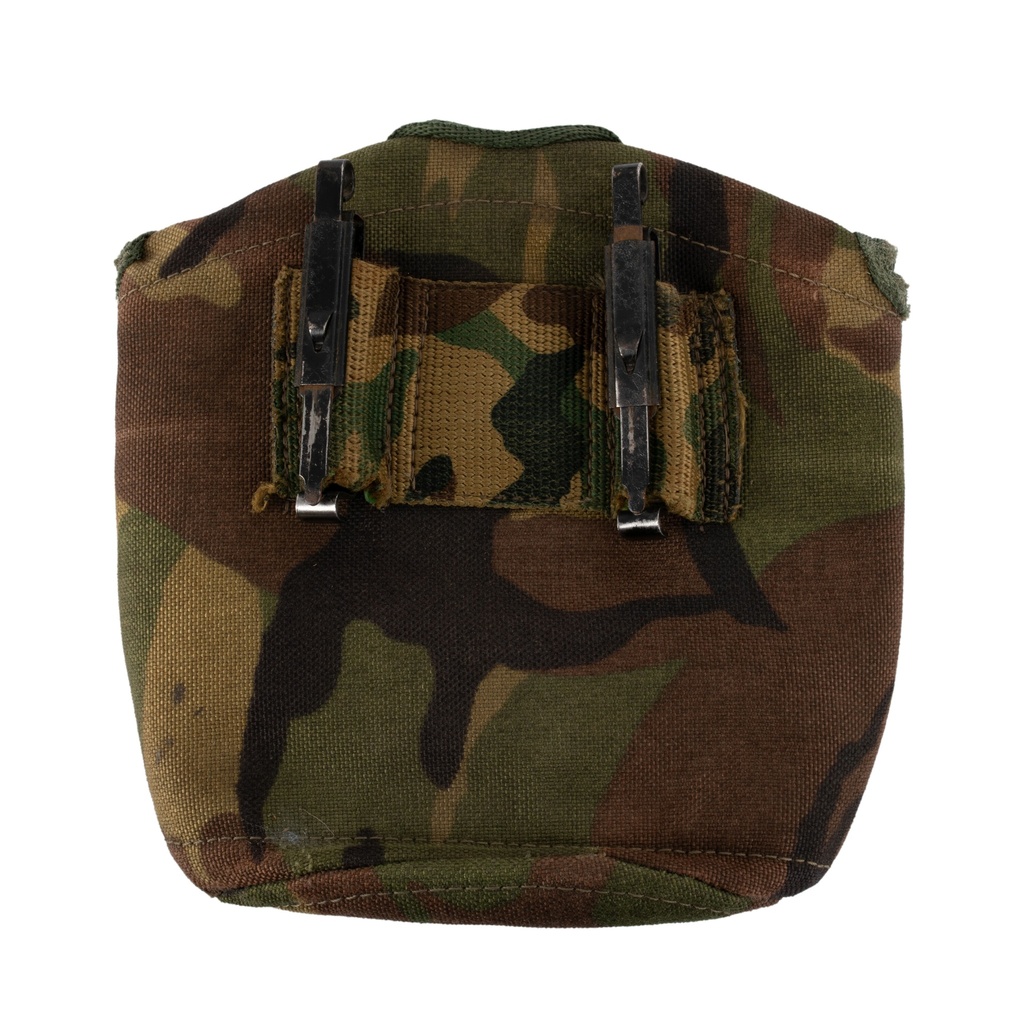 4296_Dutch_Woodland_Canteen_Cover_w_Alice_Clips_|_Issued_image2