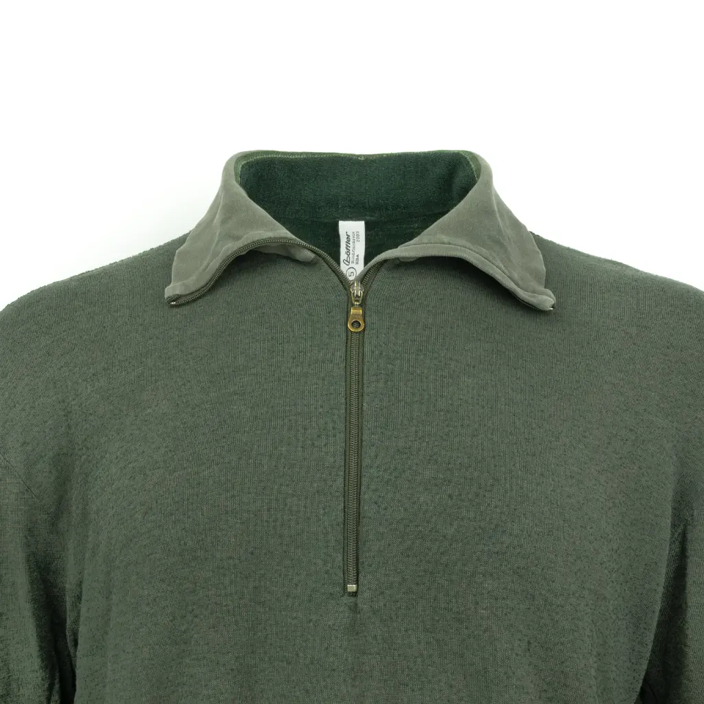 Austrian F1 OD 1_4 Zip Shirt_03.webp