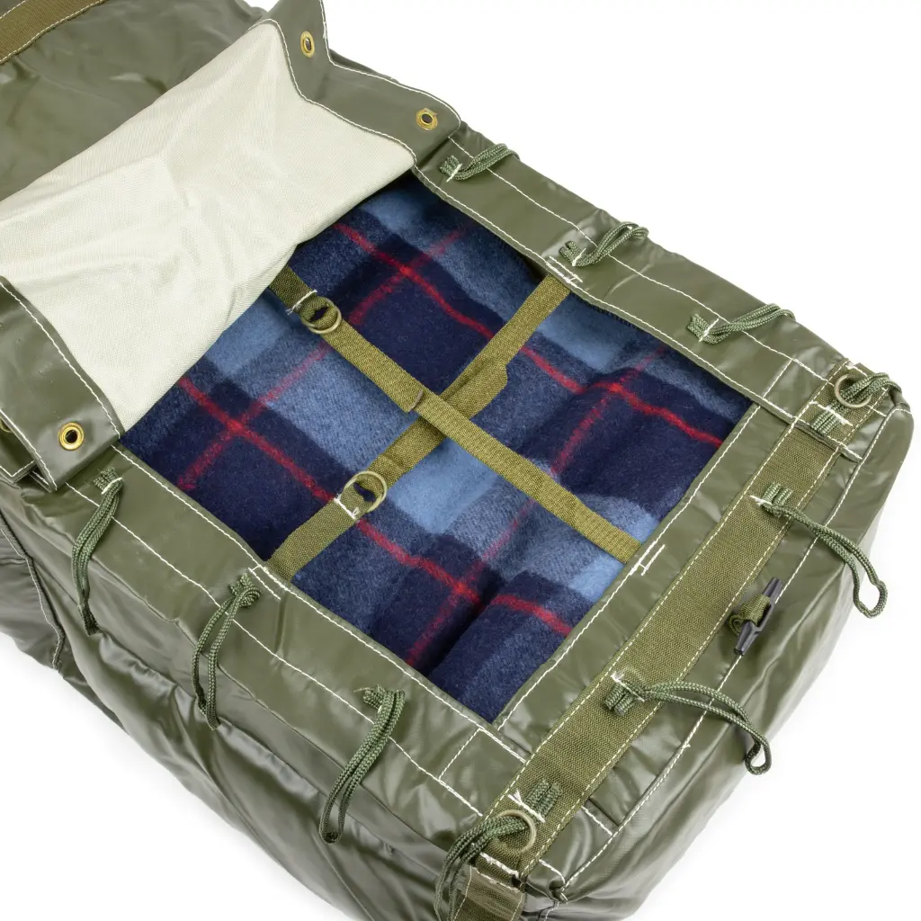 Czech Large Vinyl Dufflebag with Strap_03.webp
