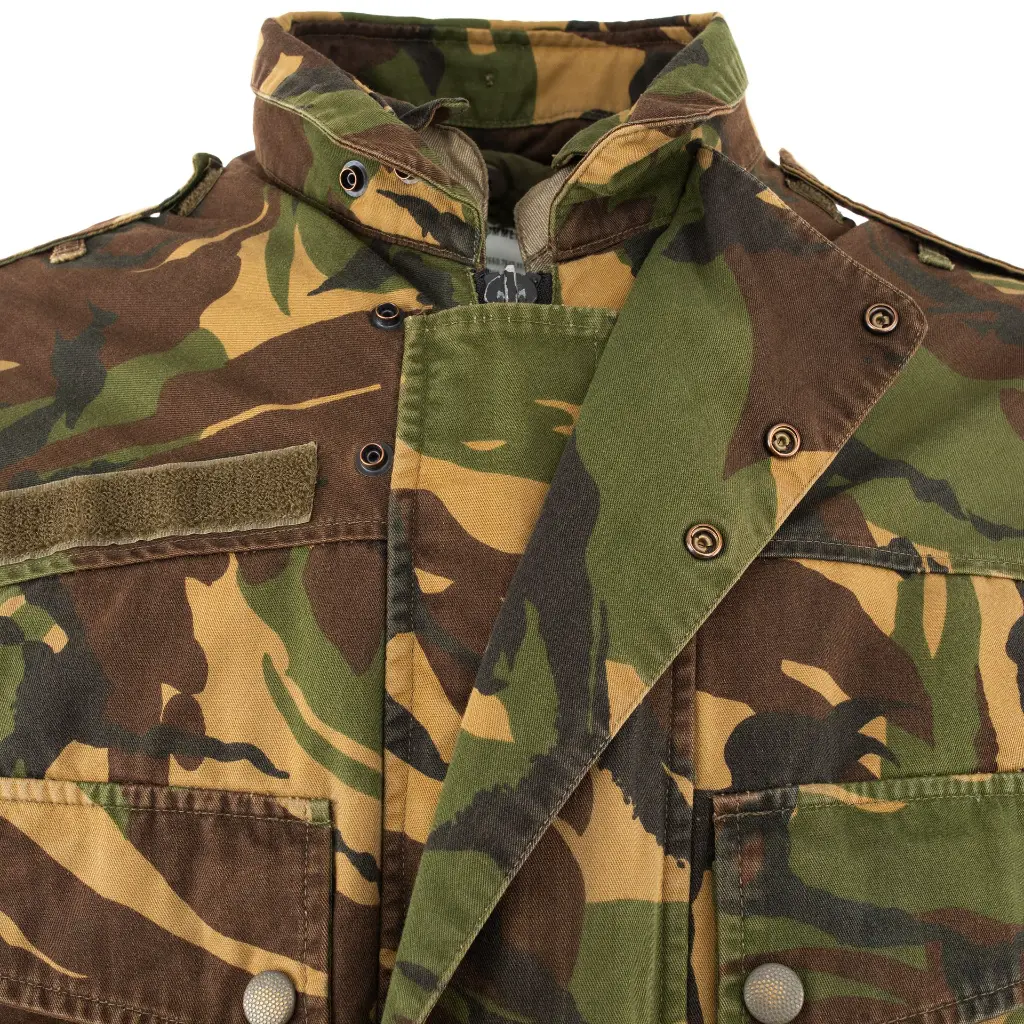 56854 Neck Detail.webp