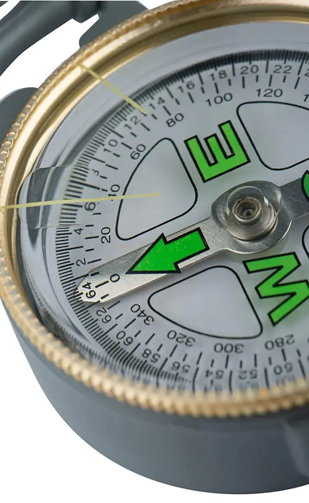 AC3106-metal-compass-acecamp3.webp