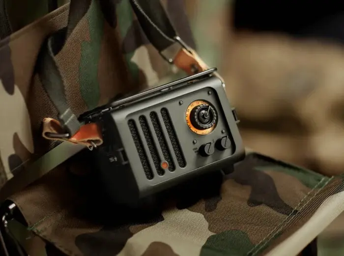 91112 Muzen Wild Jeep Portable FM Radio Bluetooth Speaker 3.webp