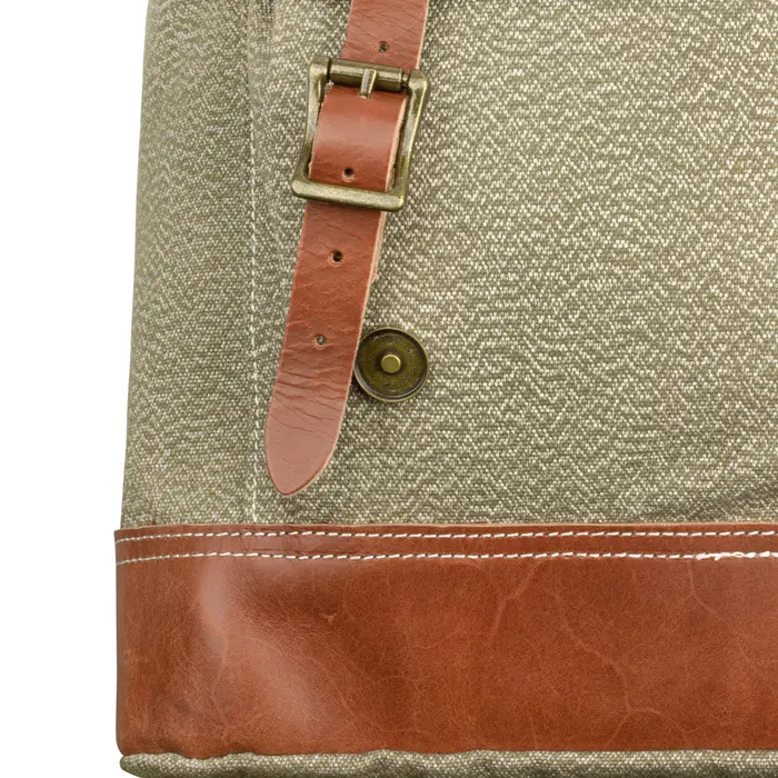Salt_PepperBackpack_04.webp