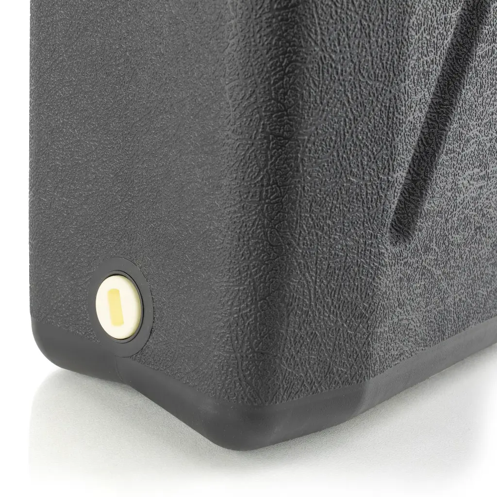 3215 Plug Detail.webp