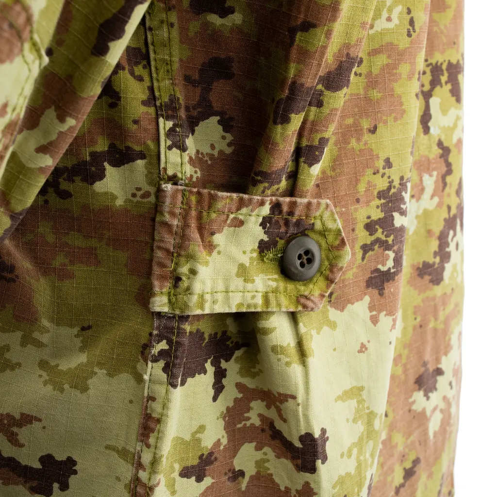 8005 Latch Detail.webp