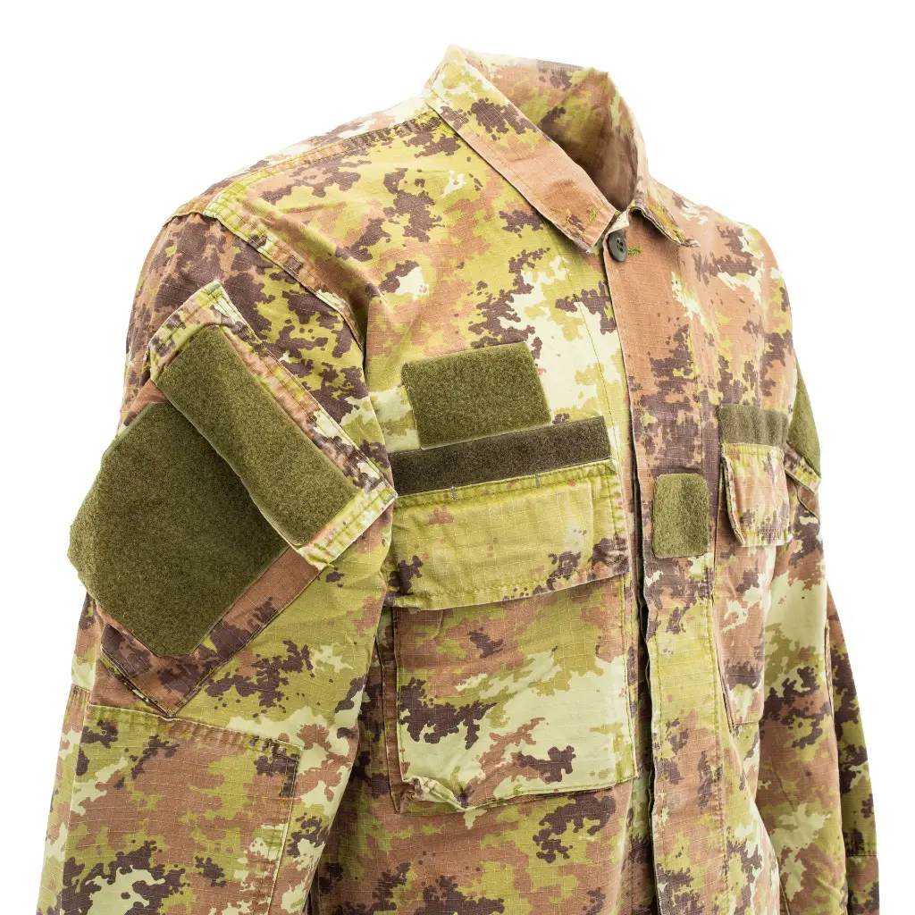 8005 Shoulder Detail.webp