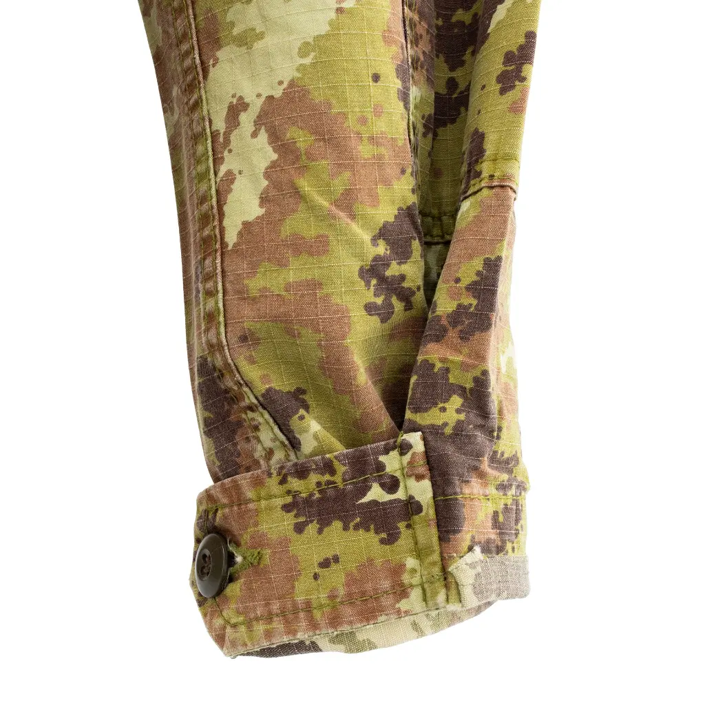 8005 Cuff Detail.webp