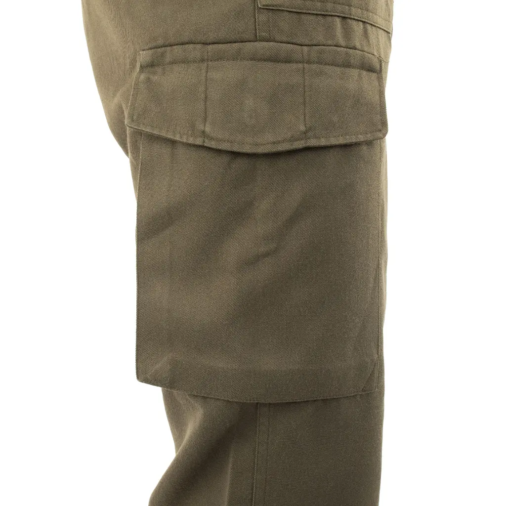 533 Leg Pocket Detail.webp