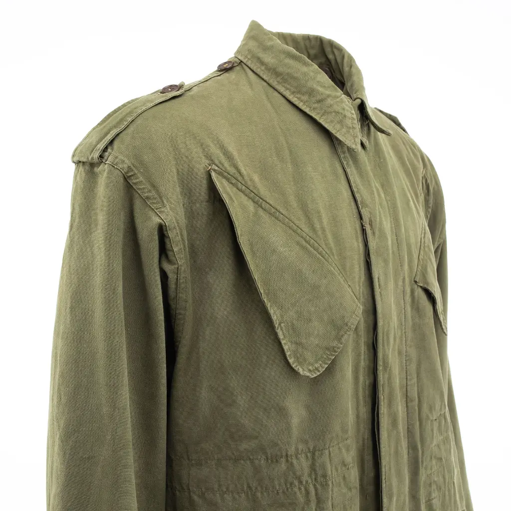 4829-Vin Shoulder Detail.webp