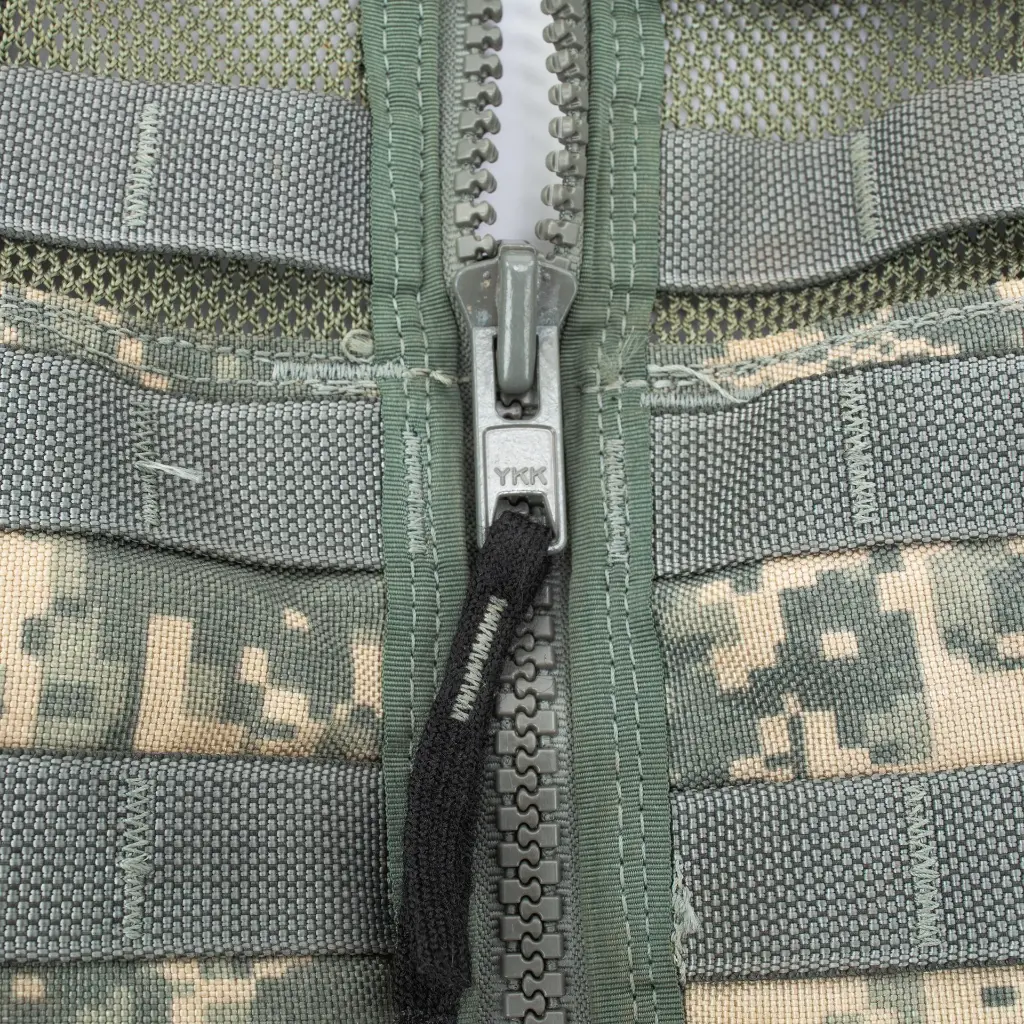 8056 Zipper Detail.webp