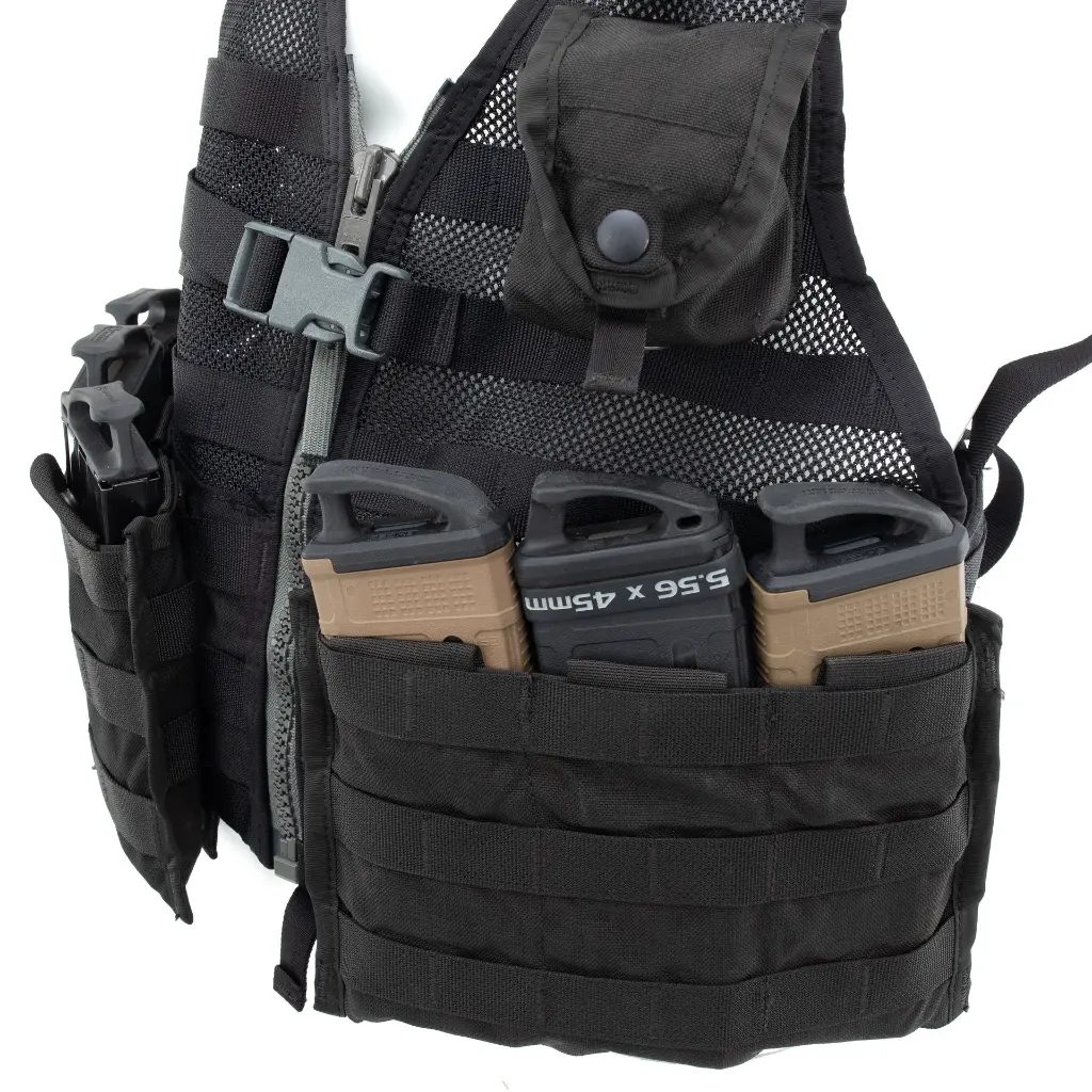 8067 Mag Pouch Detail.webp