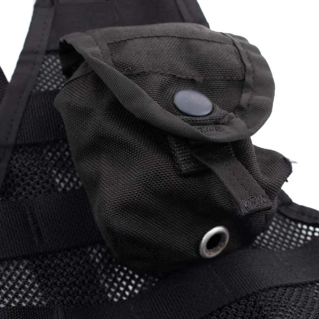 8067 Pouch Detail.webp