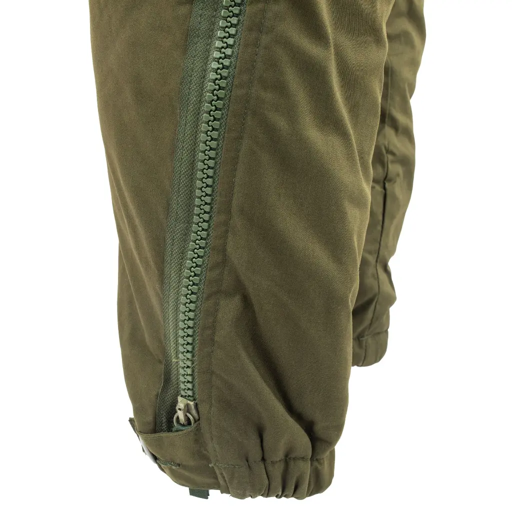 4677 Leg Cuff Detail.webp