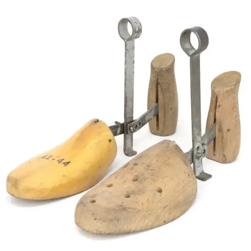 [4558] Austrian Army Wooden Shoe Trees | Issued