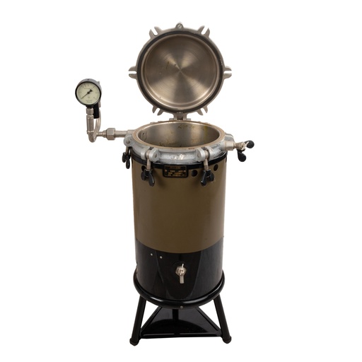 [57913] Czech Autoclave w/ Wooden Box | Issued